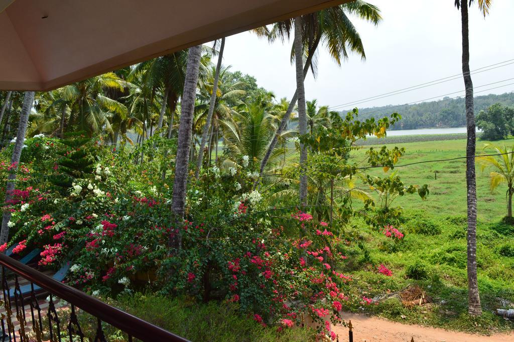 Ganesh Ayurveda Holiday Home Bed And Breakfast Kovalam Kültér fotó
